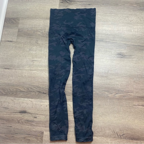 Spanx Camo leggings Tummy Control Seamless - Picture 1 of 5